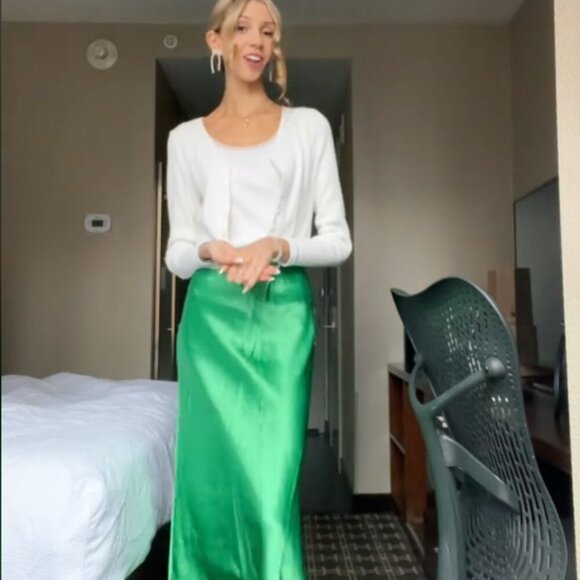 Aritzia Green Midi Slip Skirt for Casual Wear - Picture 4 of 10